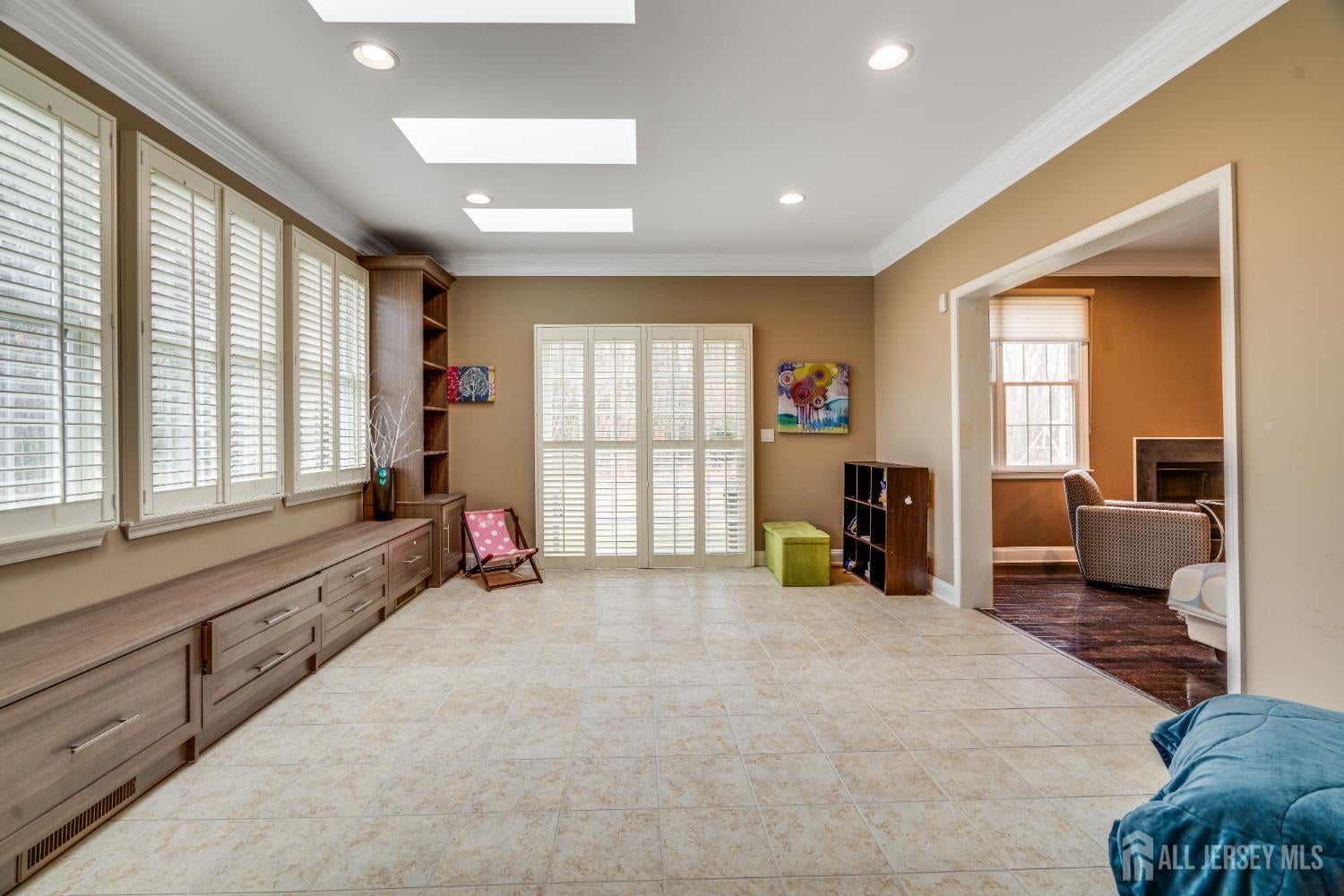 South Brunswick, New Jersey, 08816, United States, 5 Bedrooms Bedrooms, ,5 BathroomsBathrooms,Residential,Active,2009140