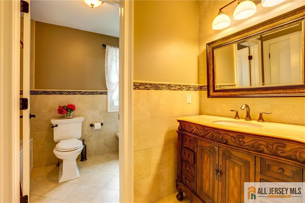 East Brunswick, New Jersey, 08816, United States, 5 Bedrooms Bedrooms, ,4 BathroomsBathrooms,Residential,Active,1953999