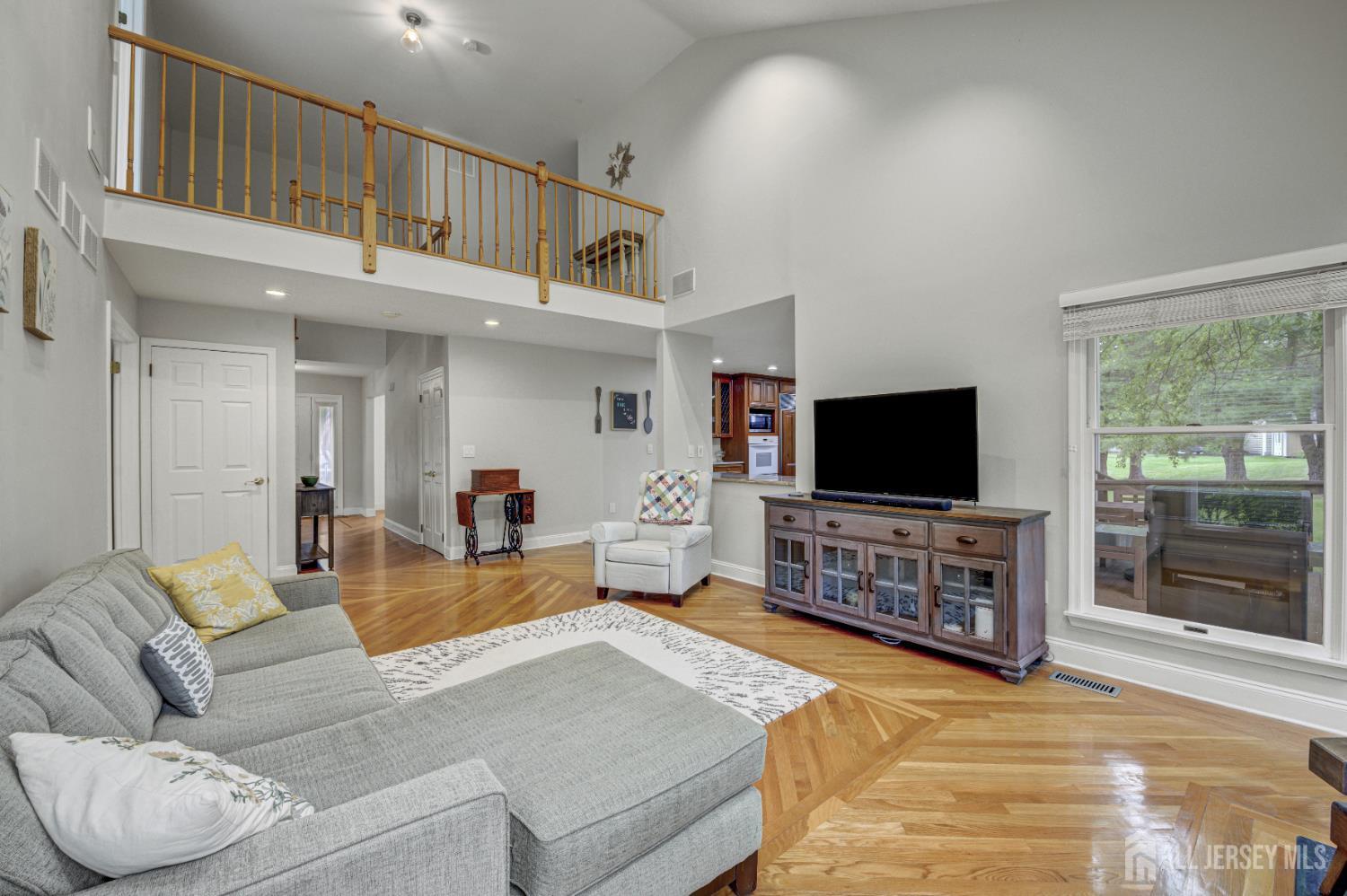 Plainsboro, New Jersey, 08536, United States, 5 Bedrooms Bedrooms, ,3 BathroomsBathrooms,Residential,Contingent,1993625