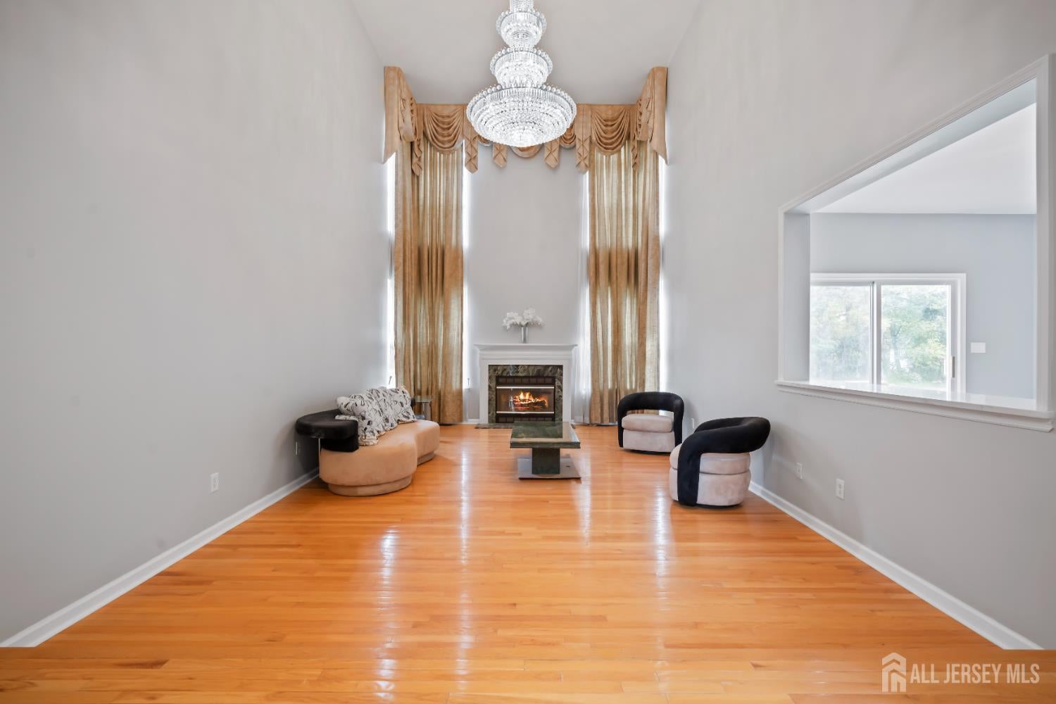 East Brunswick, New Jersey, 08816, United States, 5 Bedrooms Bedrooms, ,3 BathroomsBathrooms,Residential,Active,1953373