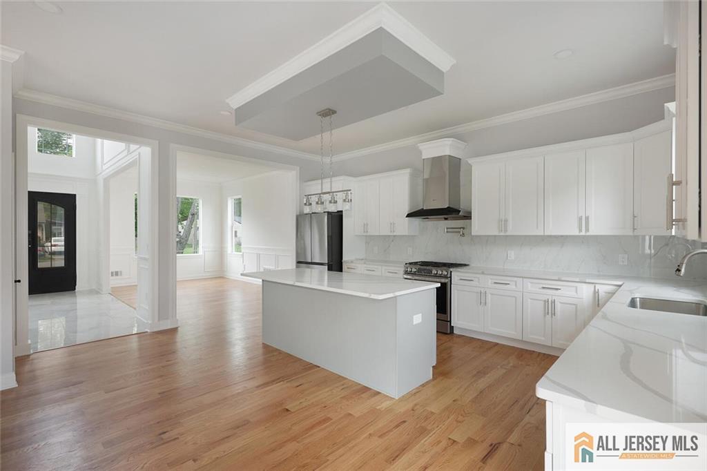 Edison, New Jersey, 08817, United States, 5 Bedrooms Bedrooms, ,4 BathroomsBathrooms,Residential,Active,1952281