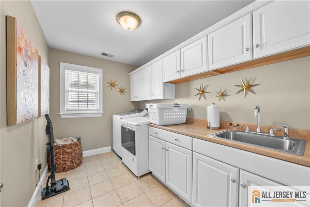 Colonia, New Jersey, 07067, United States, 5 Bedrooms Bedrooms, ,5 BathroomsBathrooms,Residential,Active,2006831