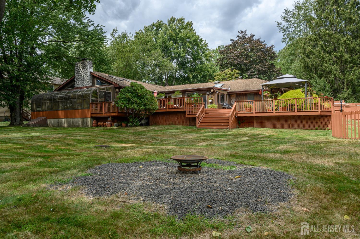 Holmdel, New Jersey, 07733, United States, 4 Bedrooms Bedrooms, ,3 BathroomsBathrooms,Residential,Active,1962178