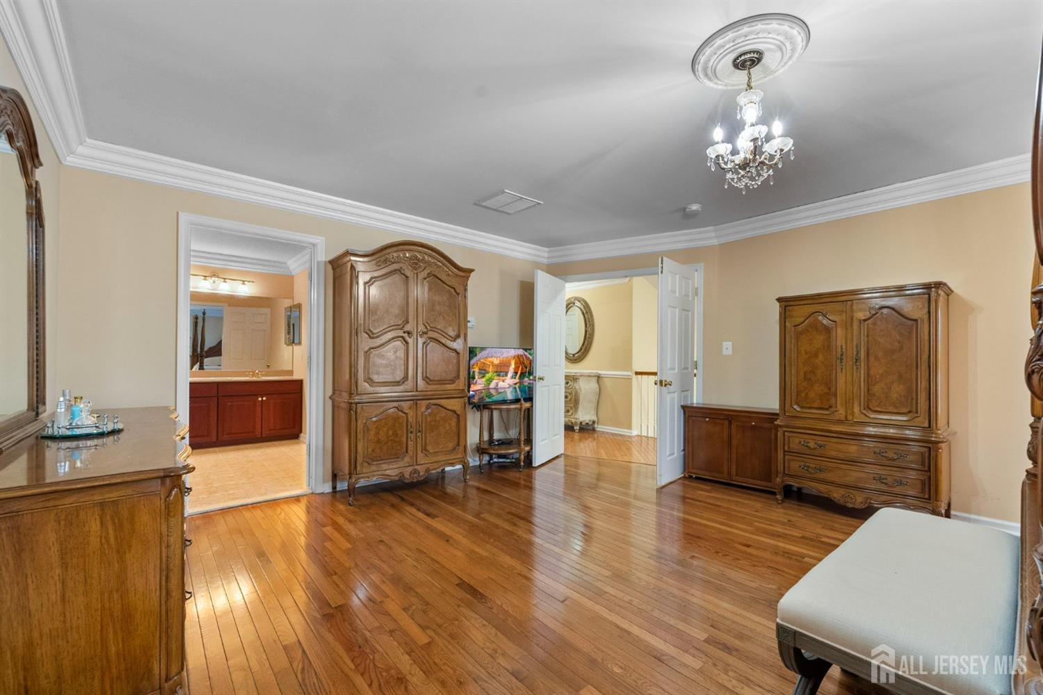 Franklin Twsp, New Jersey, 08540, United States, 4 Bedrooms Bedrooms, ,4 BathroomsBathrooms,Residential,Active,1933722