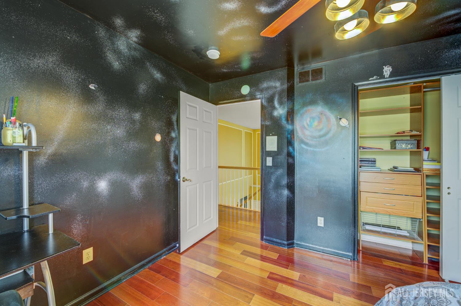 Plainsboro, New Jersey, 08536, United States, 5 Bedrooms Bedrooms, ,4 BathroomsBathrooms,Residential,Contingent,1993683