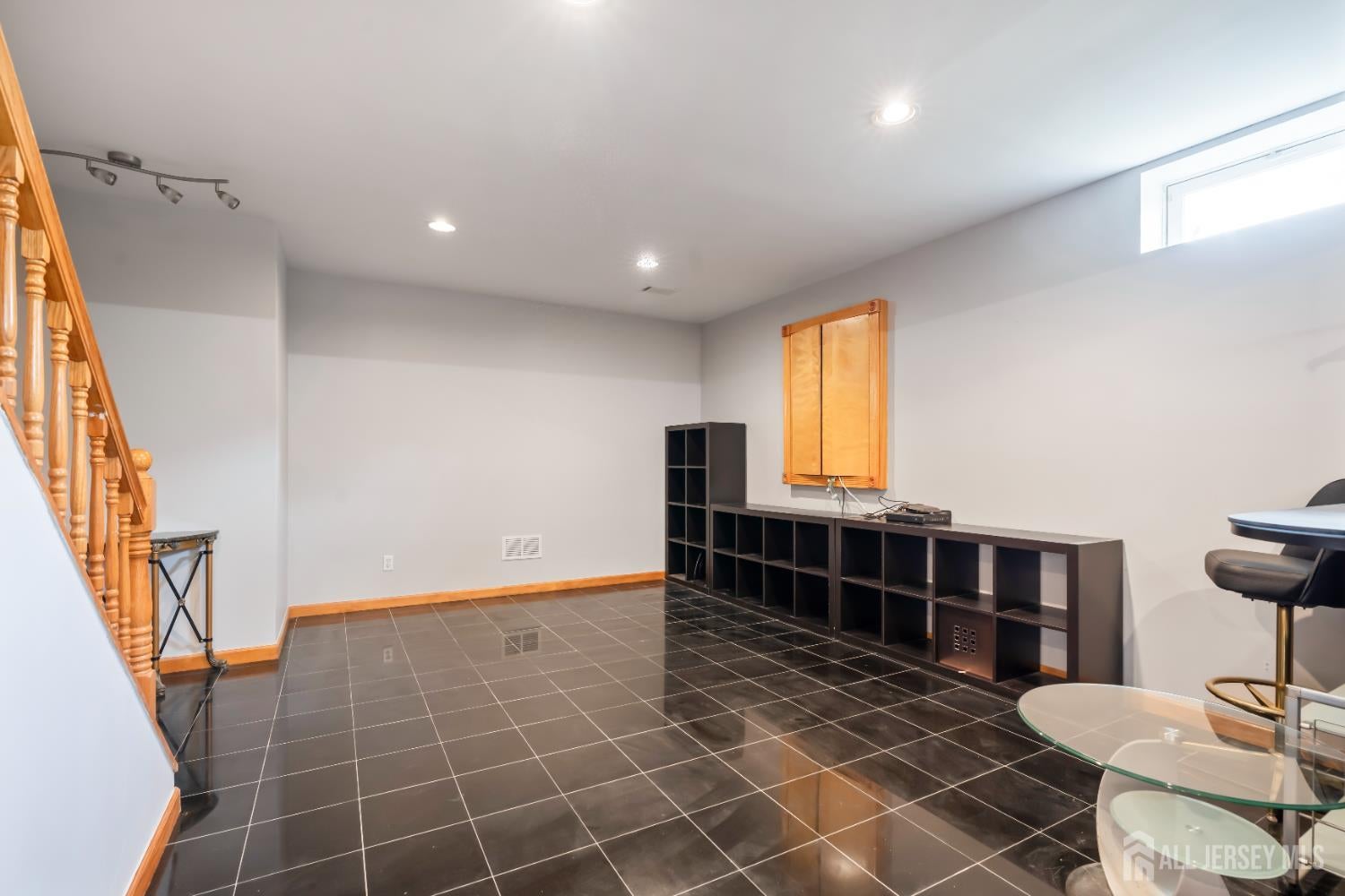 East Brunswick, New Jersey, 08816, United States, 5 Bedrooms Bedrooms, ,3 BathroomsBathrooms,Residential,Active,1953373