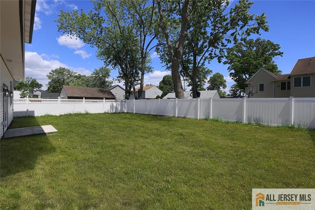 Edison, New Jersey, 08817, United States, 5 Bedrooms Bedrooms, ,4 BathroomsBathrooms,Residential,Active,1914938