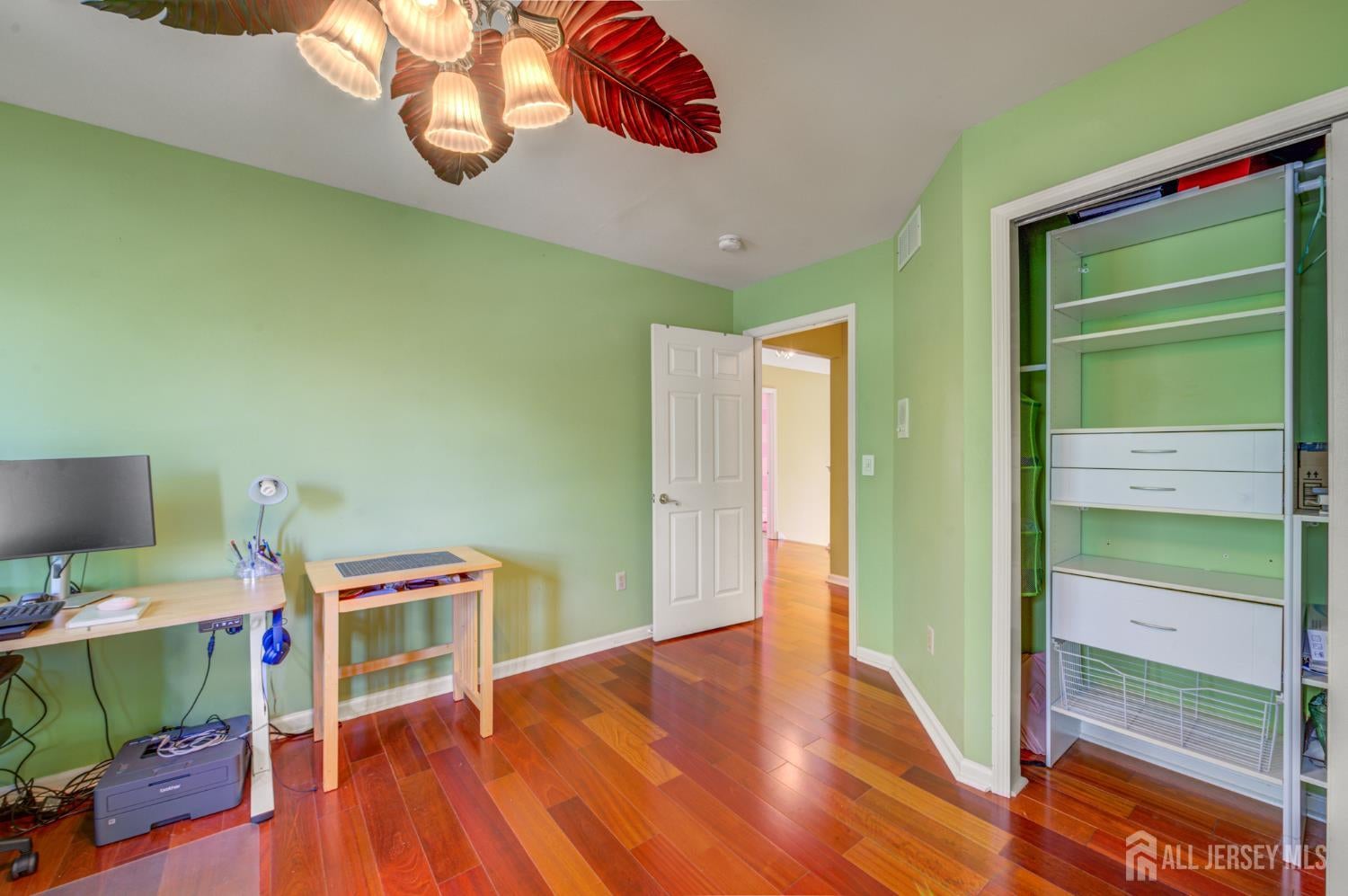 Plainsboro, New Jersey, 08536, United States, 5 Bedrooms Bedrooms, ,4 BathroomsBathrooms,Residential,Contingent,1993683