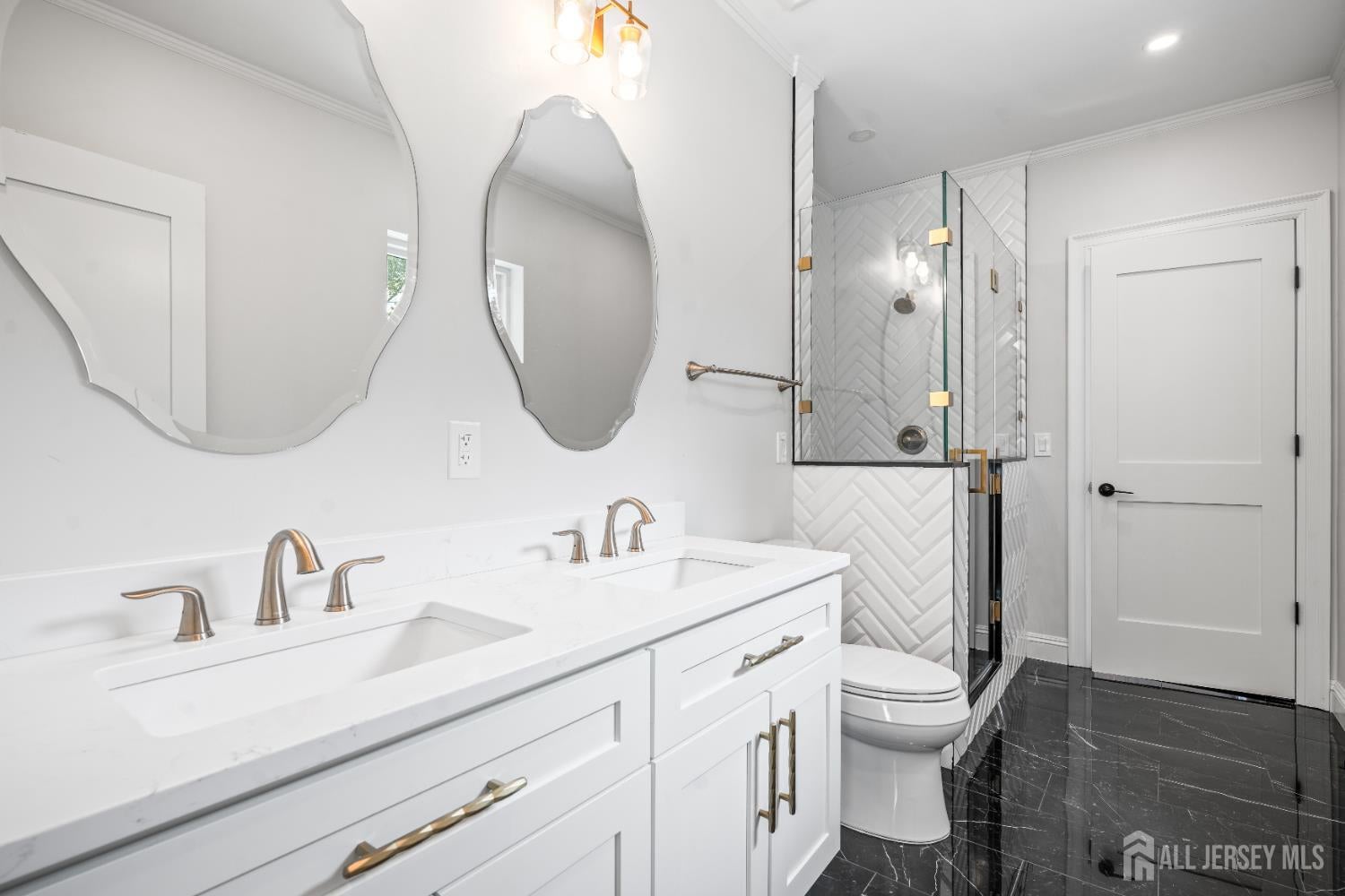 East Brunswick, New Jersey, 08816, United States, 5 Bedrooms Bedrooms, ,6 BathroomsBathrooms,Residential,Active,1946514