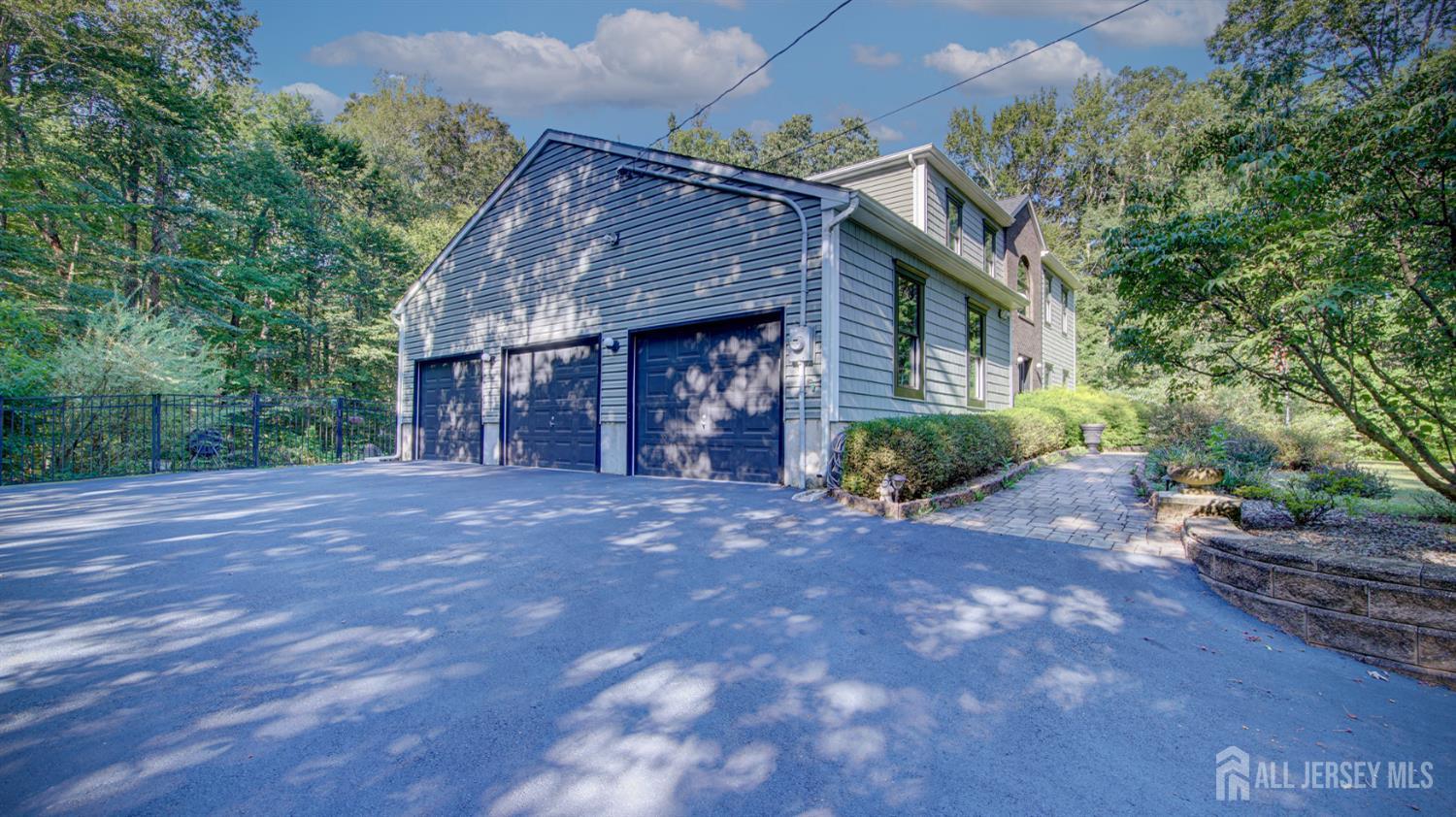 South Brunswick, New Jersey, 08512, United States, 4 Bedrooms Bedrooms, ,4 BathroomsBathrooms,Residential,Active,1929449