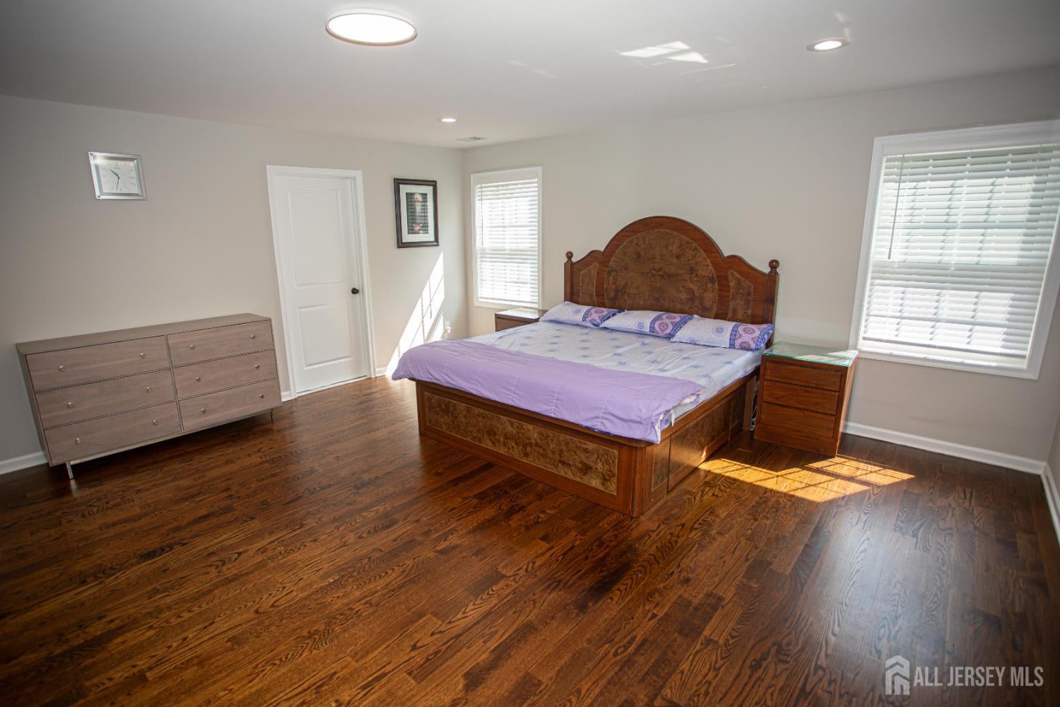 East Brunswick, New Jersey, 08816, United States, 5 Bedrooms Bedrooms, ,4 BathroomsBathrooms,Residential,Active,1899930