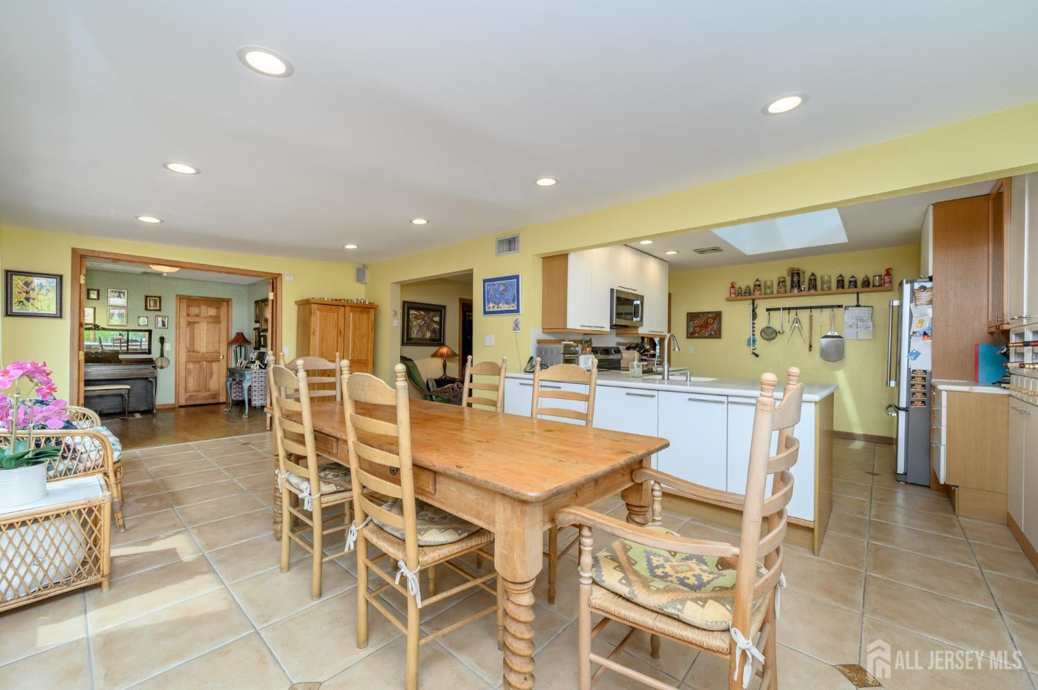 Holmdel, New Jersey, 07733, United States, 4 Bedrooms Bedrooms, ,3 BathroomsBathrooms,Residential,Active,1962178