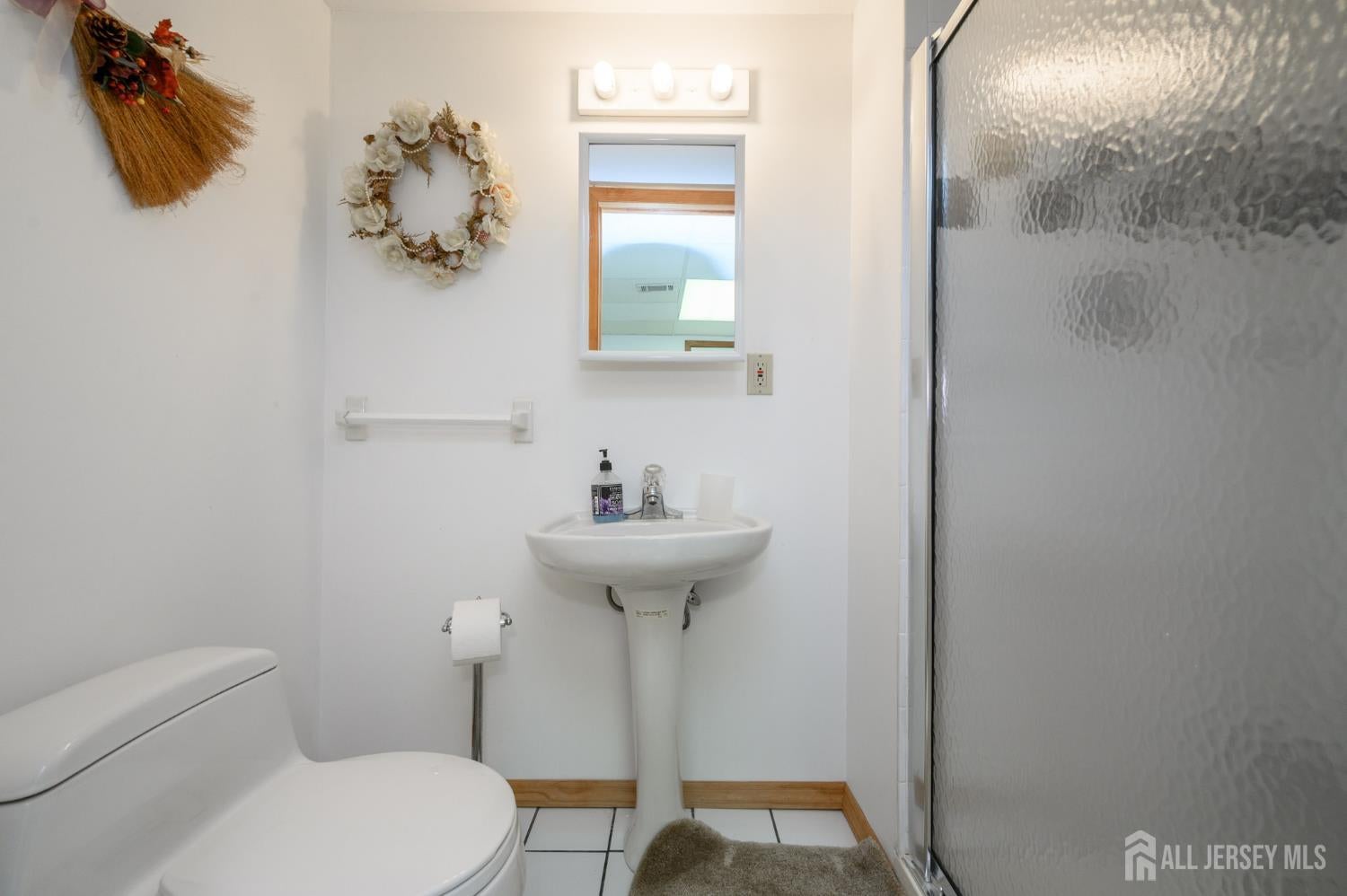 South Brunswick, New Jersey, 08852, United States, 5 Bedrooms Bedrooms, ,6 BathroomsBathrooms,Residential,Active,1987203