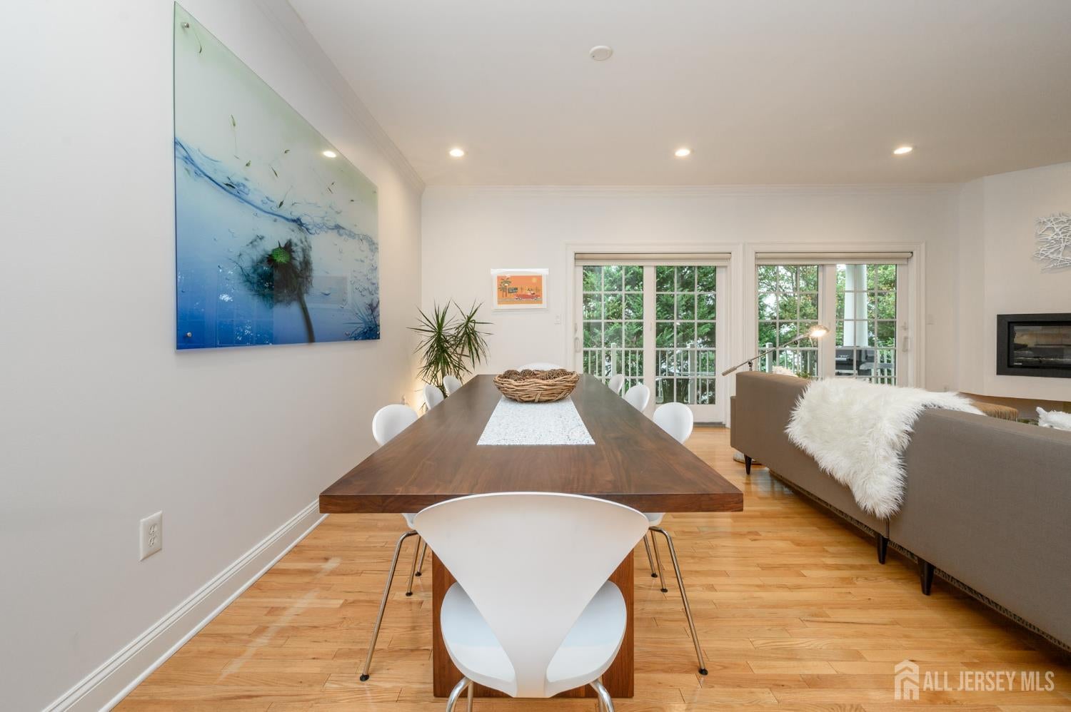 Long Branch, New Jersey, 07740, United States, 3 Bedrooms Bedrooms, ,3 BathroomsBathrooms,Residential,Active,1992269