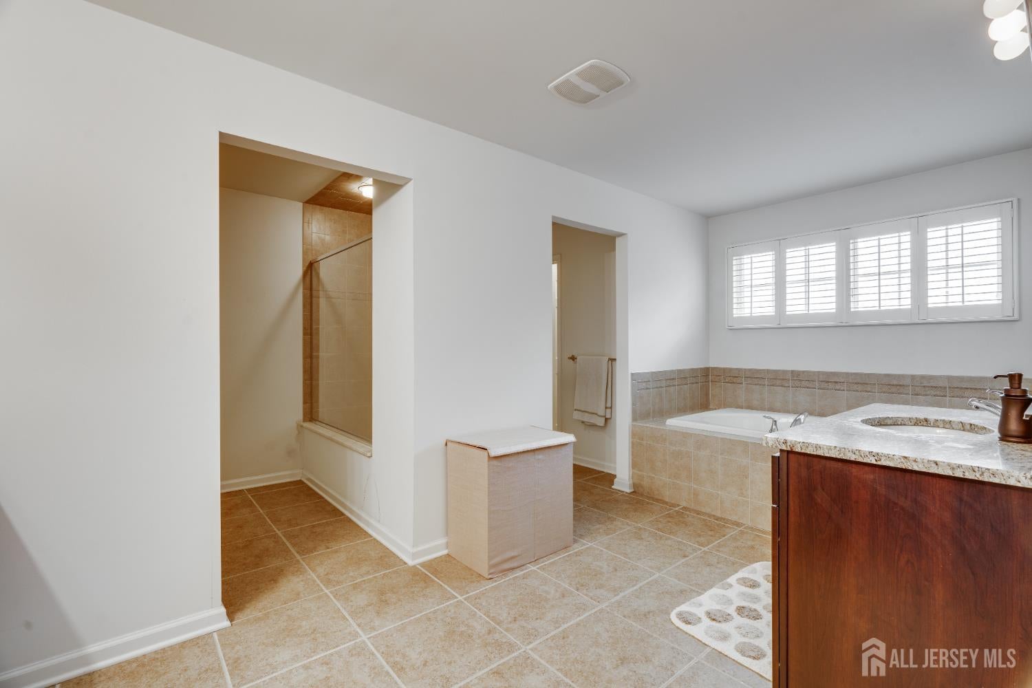 South Brunswick, New Jersey, 08816, United States, 5 Bedrooms Bedrooms, ,5 BathroomsBathrooms,Residential,Active,2009140