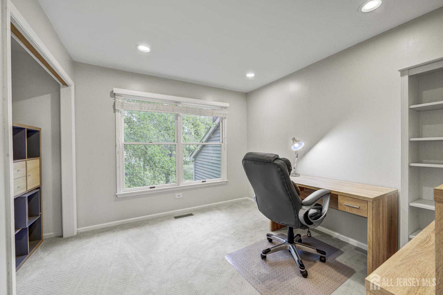 Plainsboro, New Jersey, 08536, United States, 5 Bedrooms Bedrooms, ,3 BathroomsBathrooms,Residential,Contingent,1993625