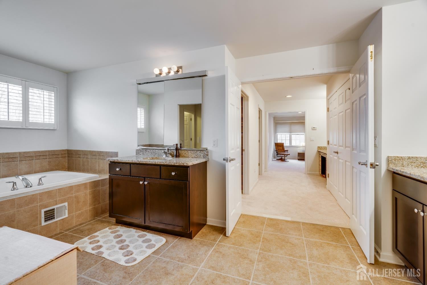 South Brunswick, New Jersey, 08816, United States, 5 Bedrooms Bedrooms, ,5 BathroomsBathrooms,Residential,Active,2009140