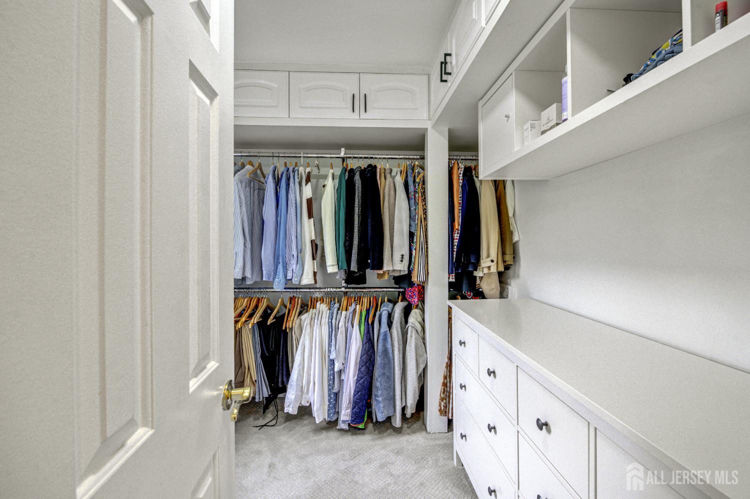 Plainsboro, New Jersey, 08536, United States, 5 Bedrooms Bedrooms, ,3 BathroomsBathrooms,Residential,Contingent,1993625