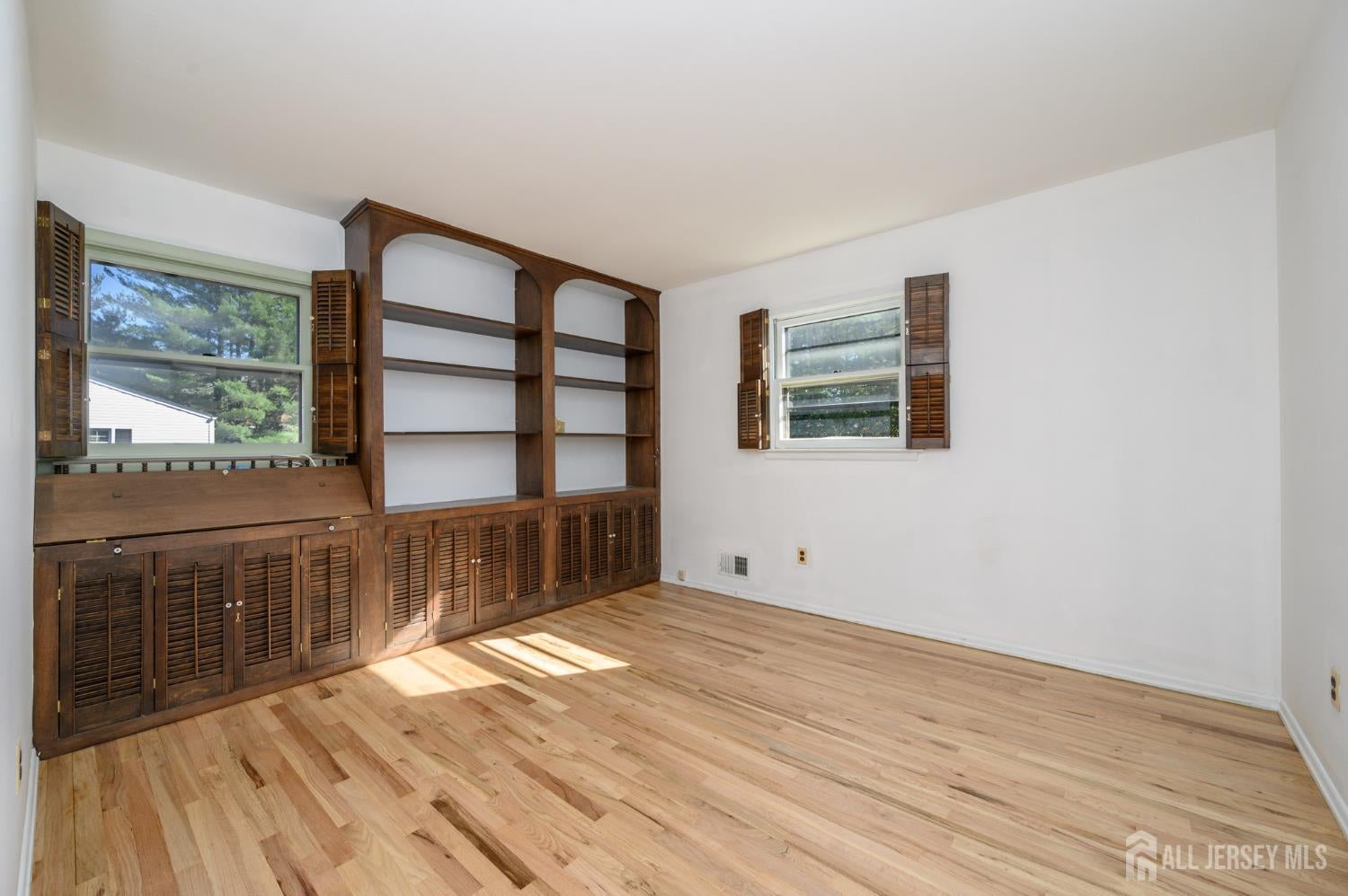 Edison, New Jersey, 08820, United States, 4 Bedrooms Bedrooms, ,3 BathroomsBathrooms,Residential,Active,1969637