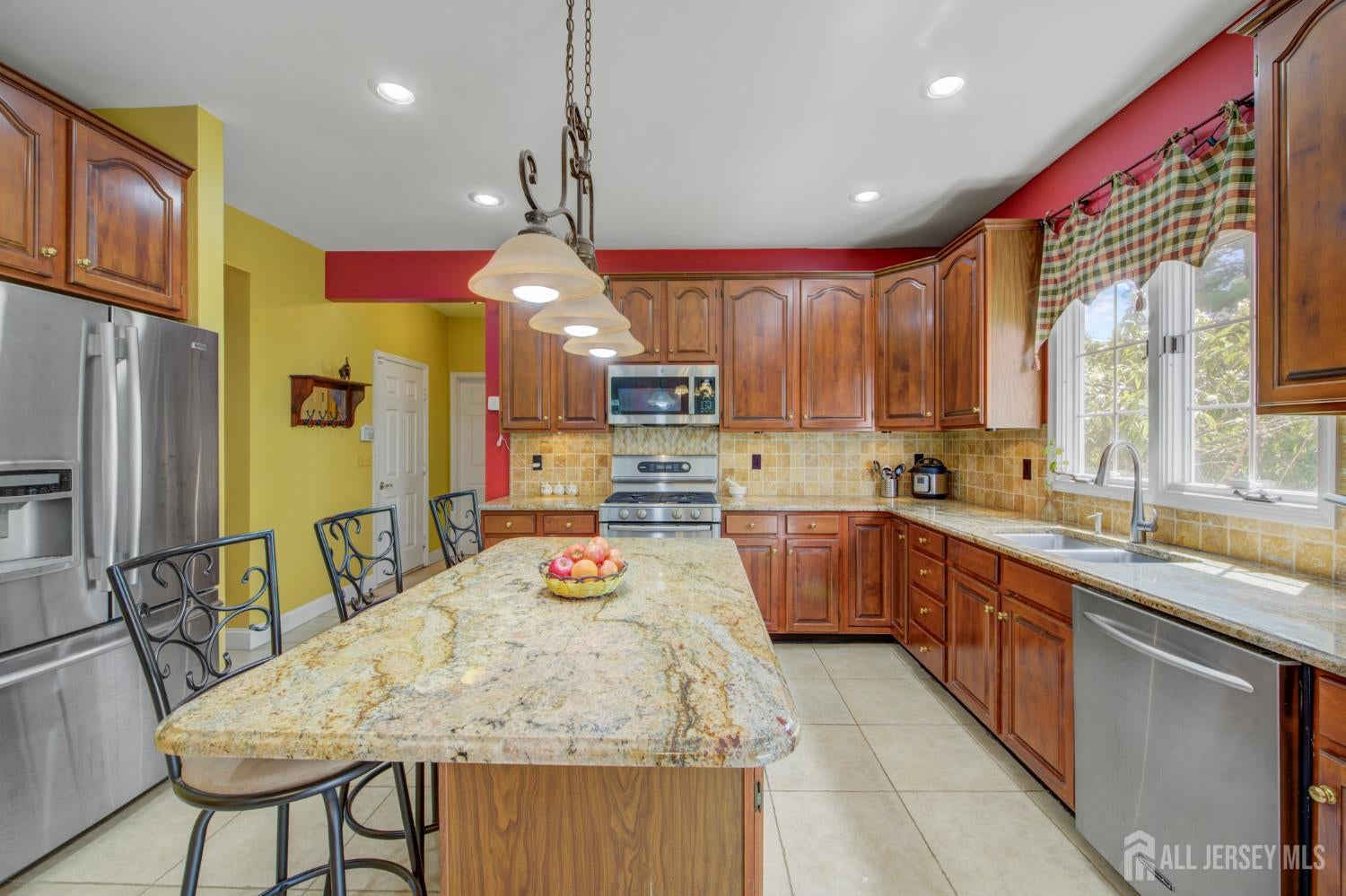 Plainsboro, New Jersey, 08536, United States, 5 Bedrooms Bedrooms, ,4 BathroomsBathrooms,Residential,Contingent,1993683