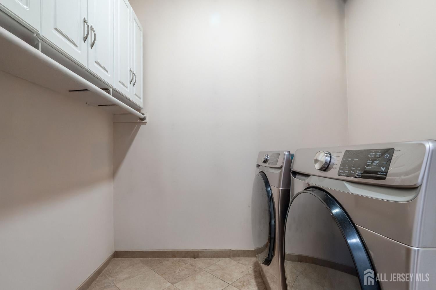 Franklin, New Jersey, 08540, United States, 4 Bedrooms Bedrooms, ,3 BathroomsBathrooms,Residential,Active,1952607