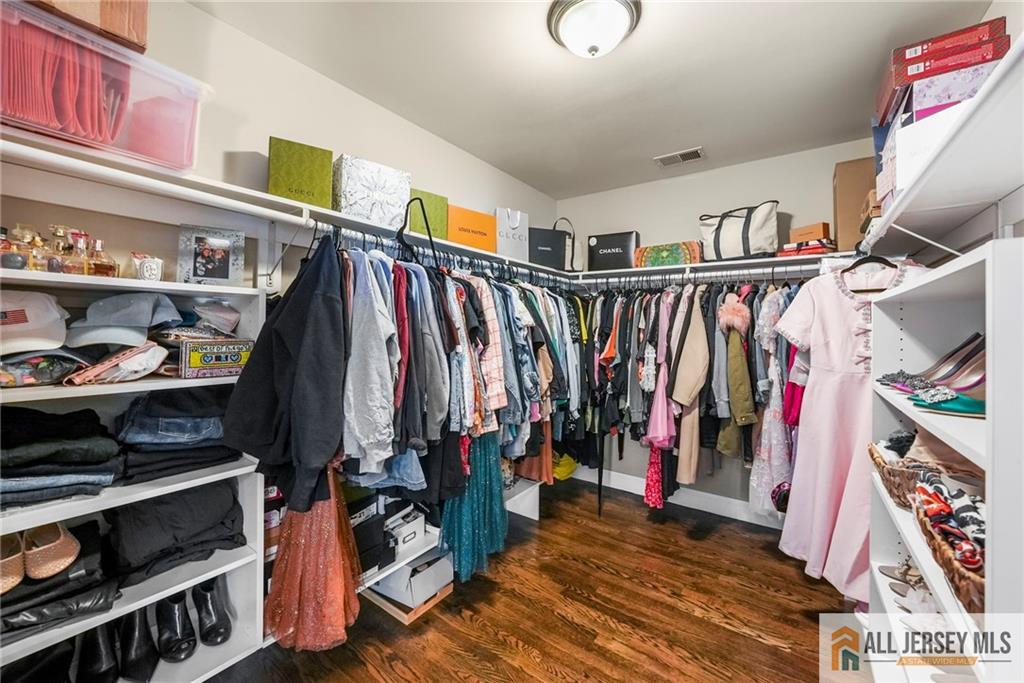 Colonia, New Jersey, 07067, United States, 5 Bedrooms Bedrooms, ,5 BathroomsBathrooms,Residential,Active,2006831