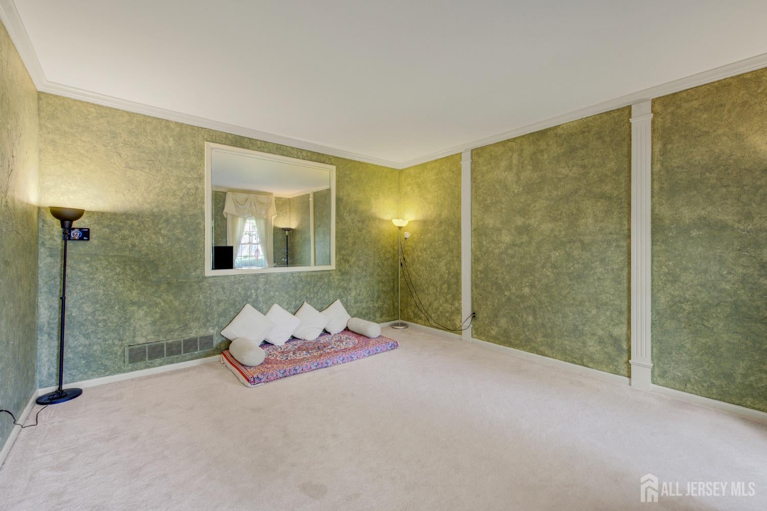 Plainsboro, New Jersey, 08536, United States, 5 Bedrooms Bedrooms, ,4 BathroomsBathrooms,Residential,Contingent,1993683