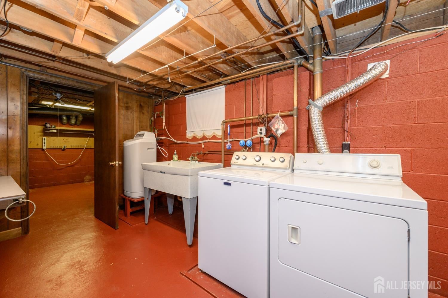 Edison, New Jersey, 08820, United States, 4 Bedrooms Bedrooms, ,3 BathroomsBathrooms,Residential,Active,1969637