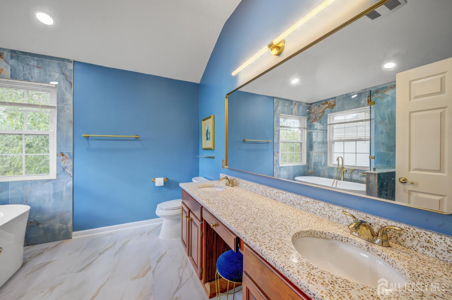 Plainsboro, New Jersey, 08536, United States, 5 Bedrooms Bedrooms, ,4 BathroomsBathrooms,Residential,Contingent,1993683