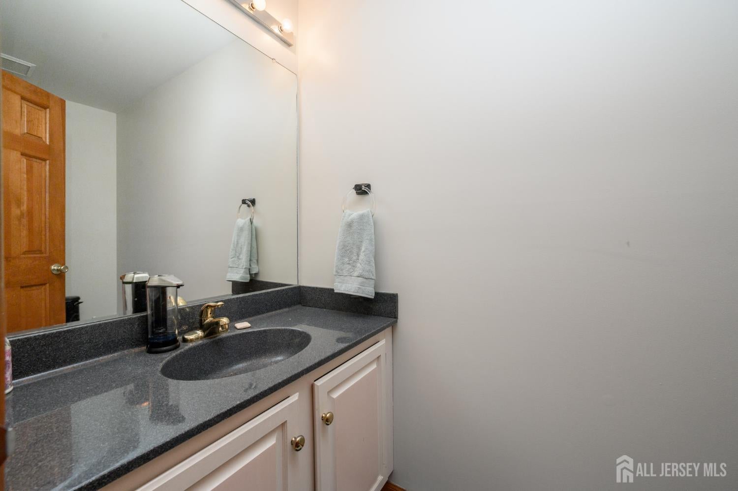 South Brunswick, New Jersey, 08852, United States, 5 Bedrooms Bedrooms, ,6 BathroomsBathrooms,Residential,Active,1987203