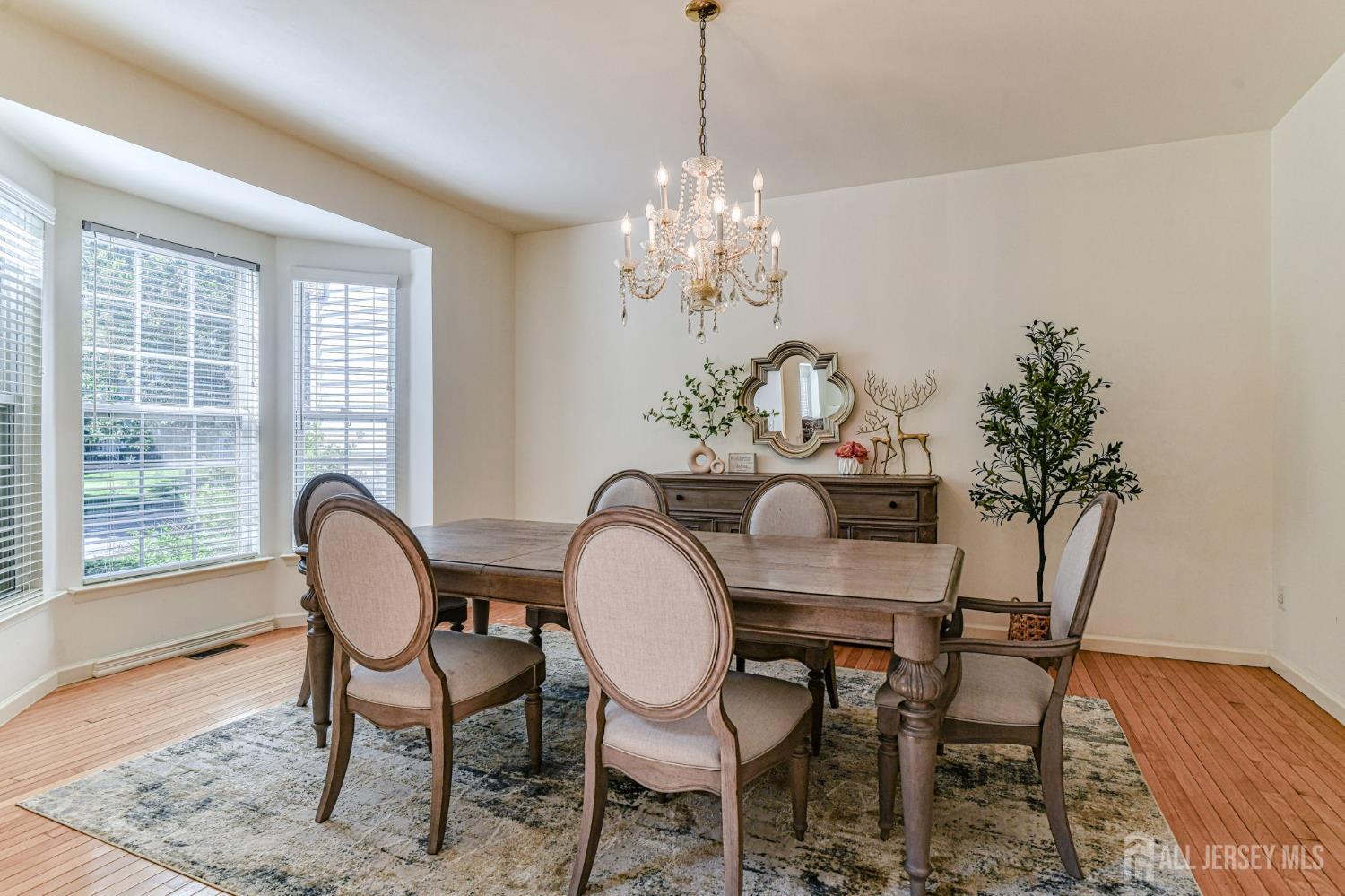 East Brunswick, New Jersey, 08816, United States, 4 Bedrooms Bedrooms, ,3 BathroomsBathrooms,Residential,Active,1877769