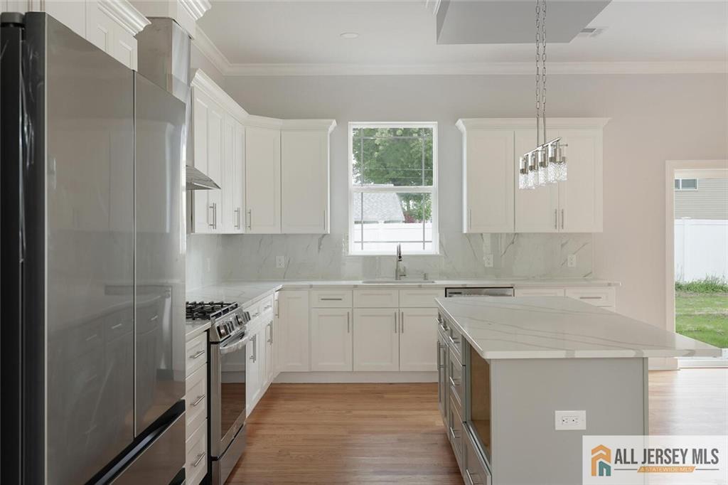 Edison, New Jersey, 08817, United States, 5 Bedrooms Bedrooms, ,4 BathroomsBathrooms,Residential,Active,1914938