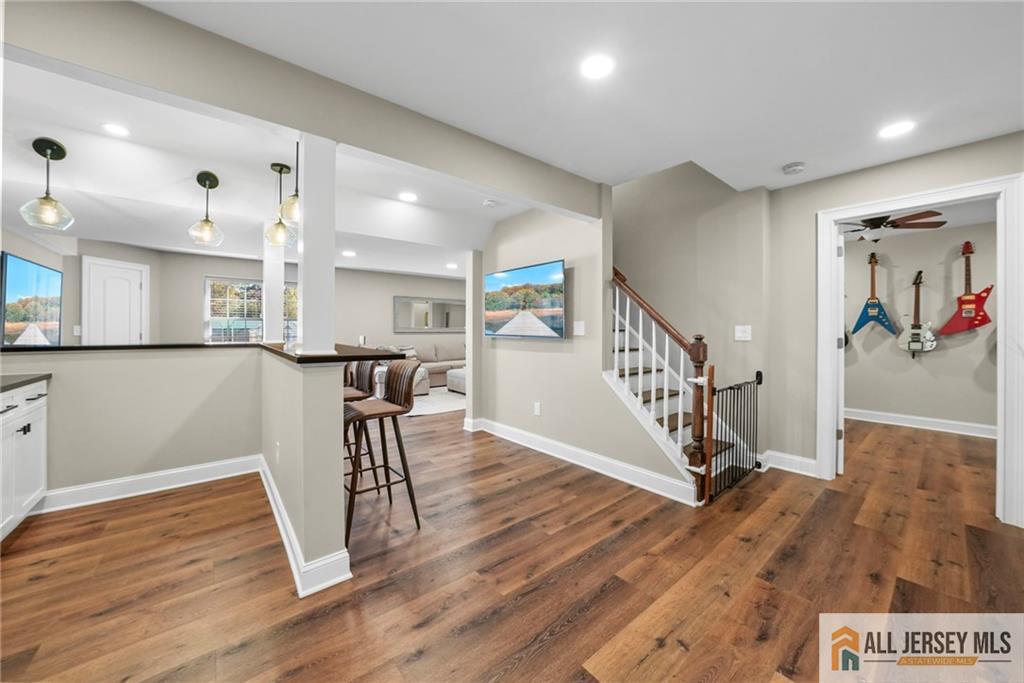 Colonia, New Jersey, 07067, United States, 5 Bedrooms Bedrooms, ,5 BathroomsBathrooms,Residential,Active,2006831