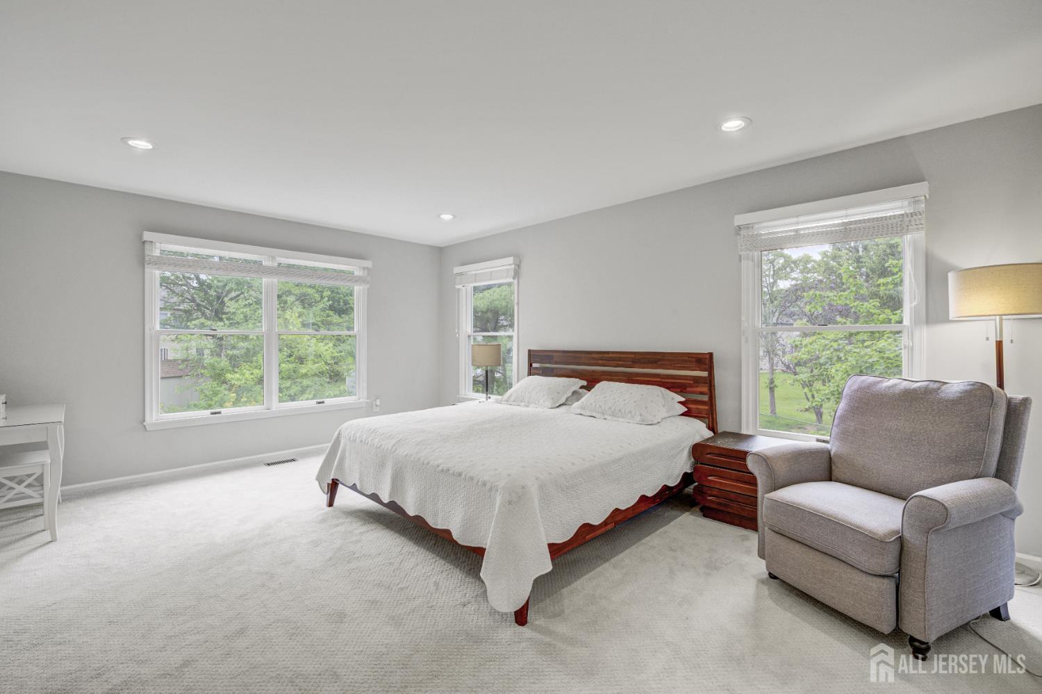 Plainsboro, New Jersey, 08536, United States, 5 Bedrooms Bedrooms, ,3 BathroomsBathrooms,Residential,Contingent,1993625