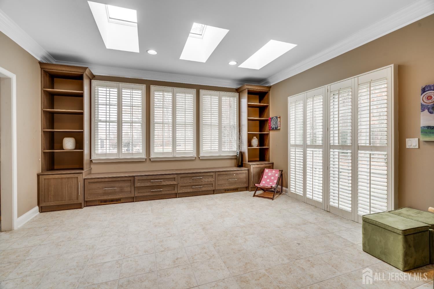 South Brunswick, New Jersey, 08816, United States, 5 Bedrooms Bedrooms, ,5 BathroomsBathrooms,Residential,Active,2009140