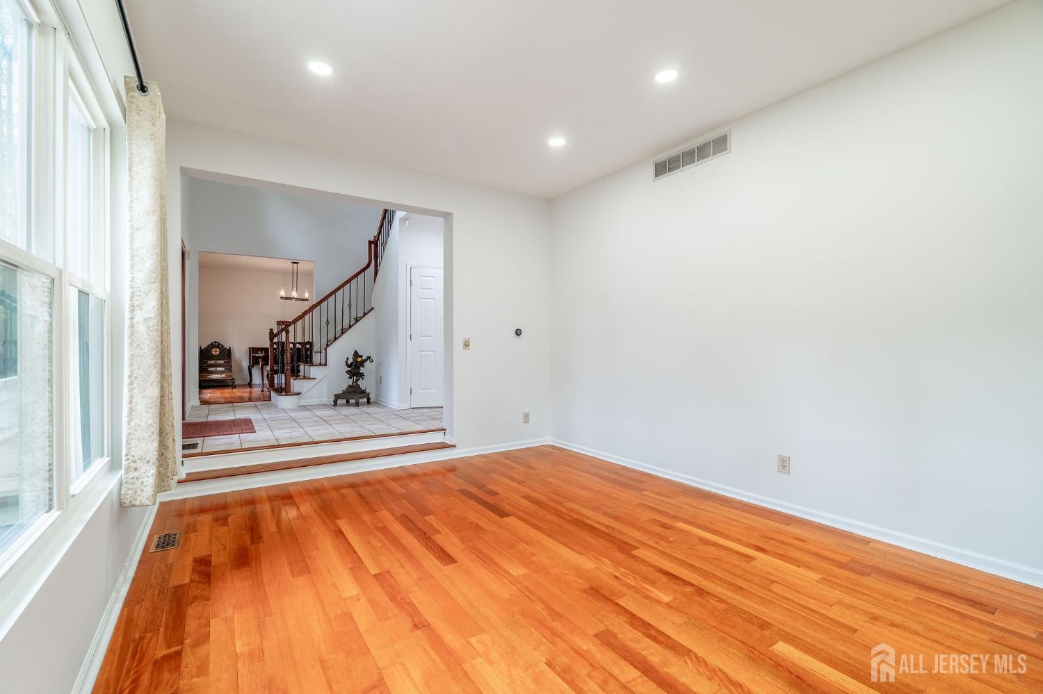 Franklin, New Jersey, 08540, United States, 4 Bedrooms Bedrooms, ,3 BathroomsBathrooms,Residential,Active,1952607