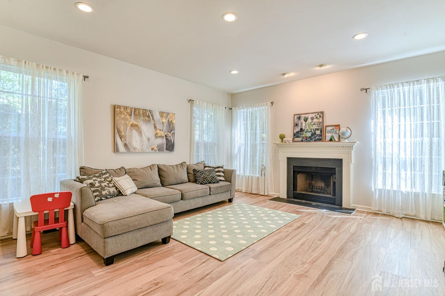 East Brunswick, New Jersey, 08816, United States, 4 Bedrooms Bedrooms, ,3 BathroomsBathrooms,Residential,Active,1877769