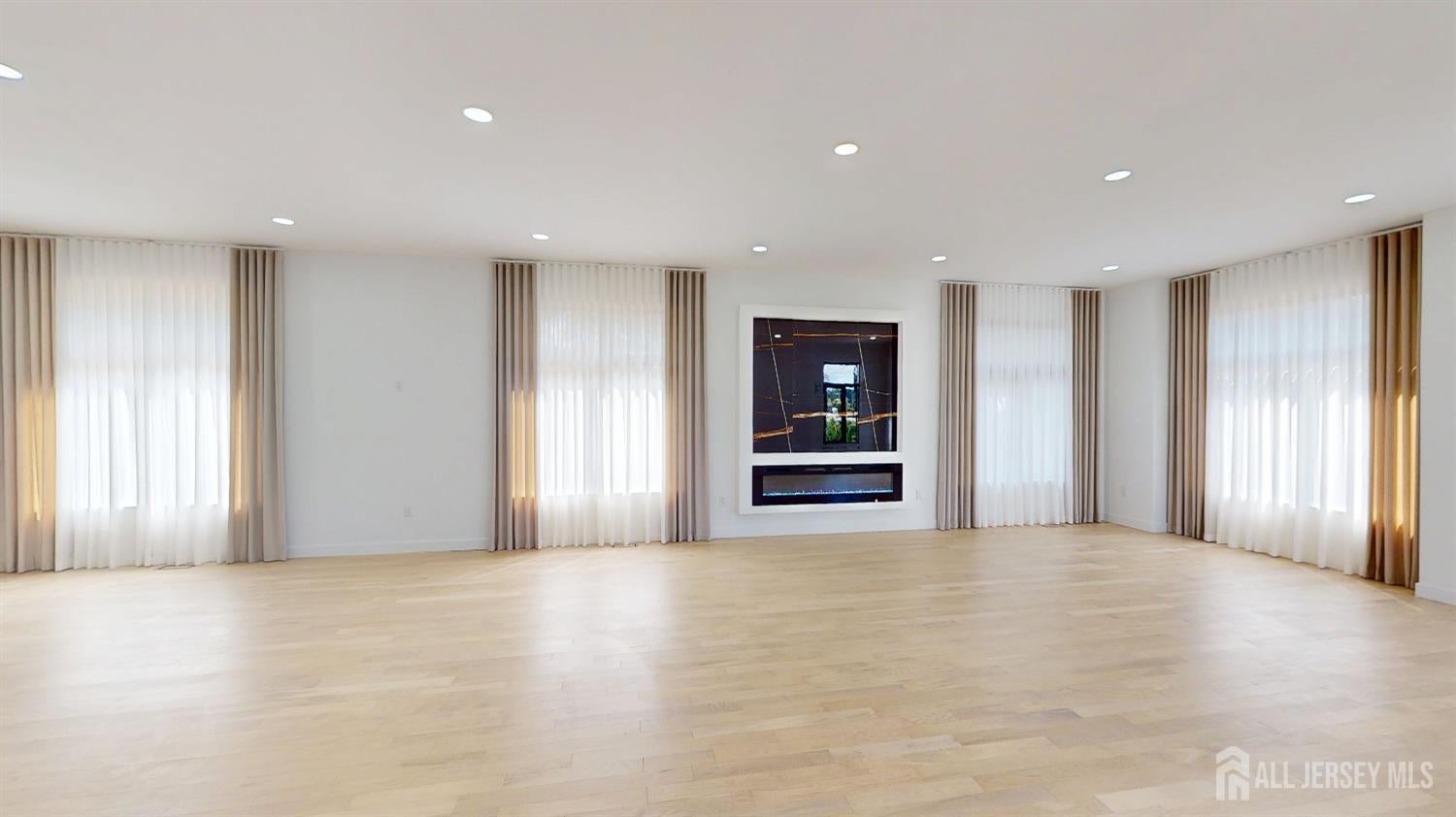 Marlboro, New Jersey, 07746, United States, 5 Bedrooms Bedrooms, ,5 BathroomsBathrooms,Residential,Active,2001343