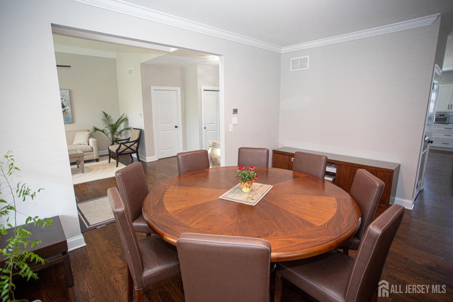 East Brunswick, New Jersey, 08816, United States, 5 Bedrooms Bedrooms, ,4 BathroomsBathrooms,Residential,Active,1899930