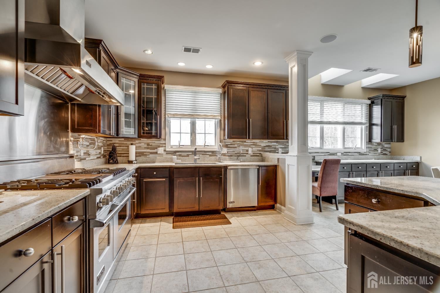 South Brunswick, New Jersey, 08816, United States, 5 Bedrooms Bedrooms, ,5 BathroomsBathrooms,Residential,Active,2009140