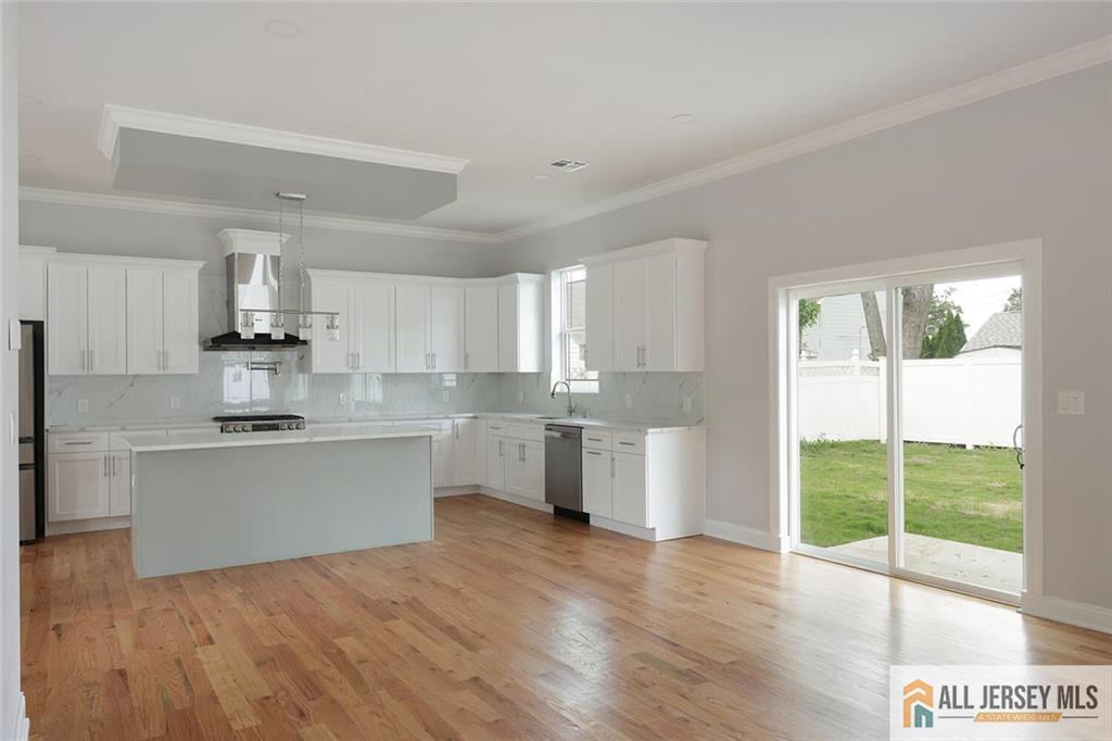 Edison, New Jersey, 08817, United States, 5 Bedrooms Bedrooms, ,4 BathroomsBathrooms,Residential,Active,1914938