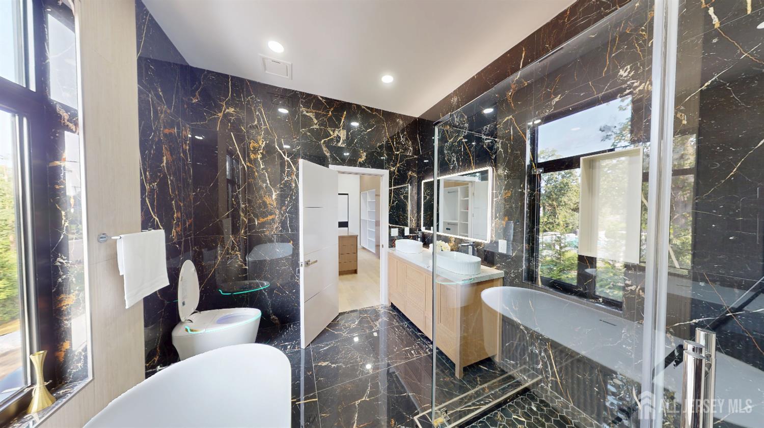 Marlboro, New Jersey, 07746, United States, 5 Bedrooms Bedrooms, ,5 BathroomsBathrooms,Residential,Active,2001343