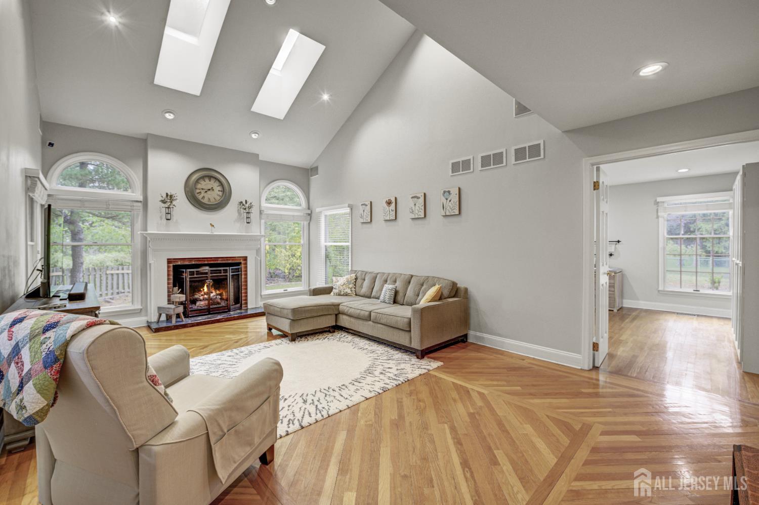 Plainsboro, New Jersey, 08536, United States, 5 Bedrooms Bedrooms, ,3 BathroomsBathrooms,Residential,Contingent,1993625