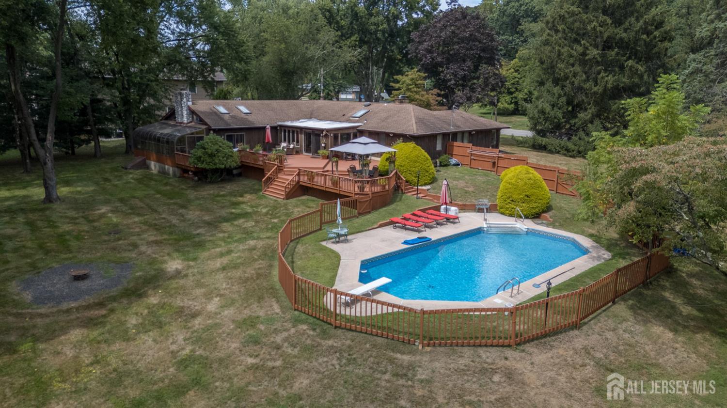 Holmdel, New Jersey, 07733, United States, 4 Bedrooms Bedrooms, ,3 BathroomsBathrooms,Residential,Active,1962178