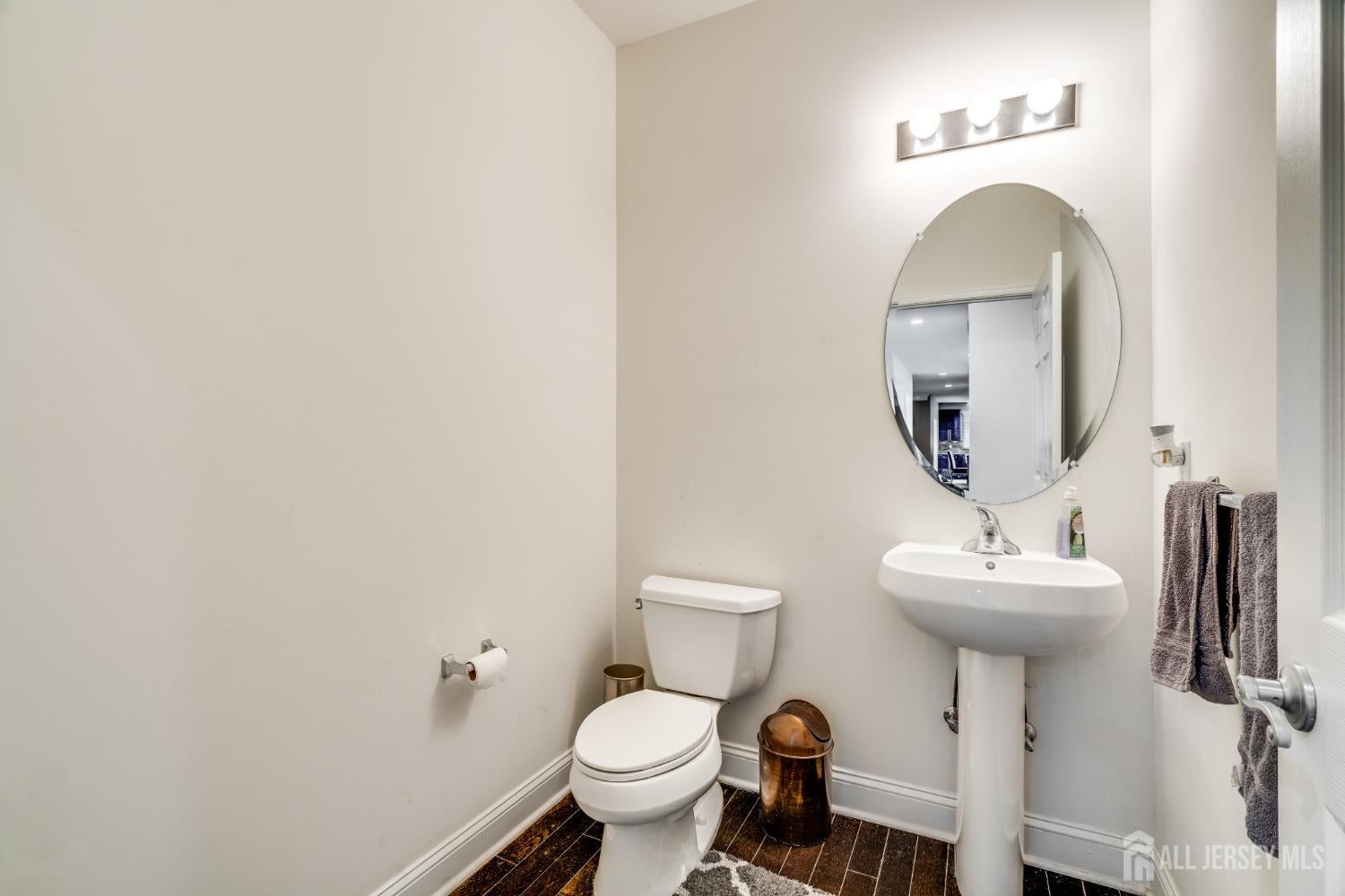 South Brunswick, New Jersey, 08816, United States, 5 Bedrooms Bedrooms, ,5 BathroomsBathrooms,Residential,Active,2009140