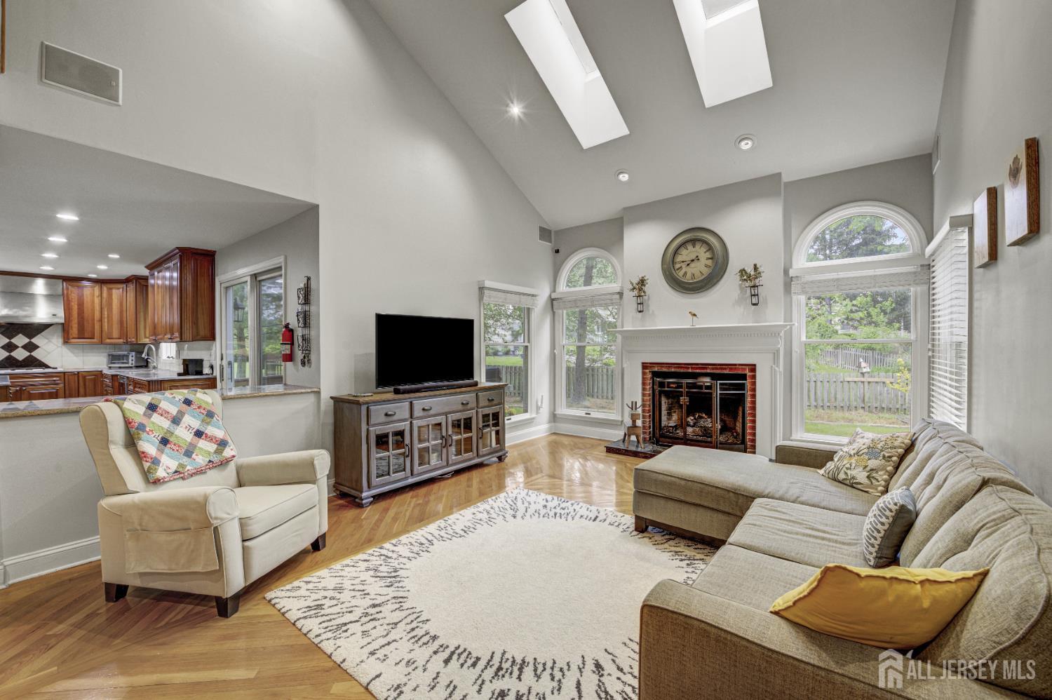 Plainsboro, New Jersey, 08536, United States, 5 Bedrooms Bedrooms, ,3 BathroomsBathrooms,Residential,Contingent,1993625