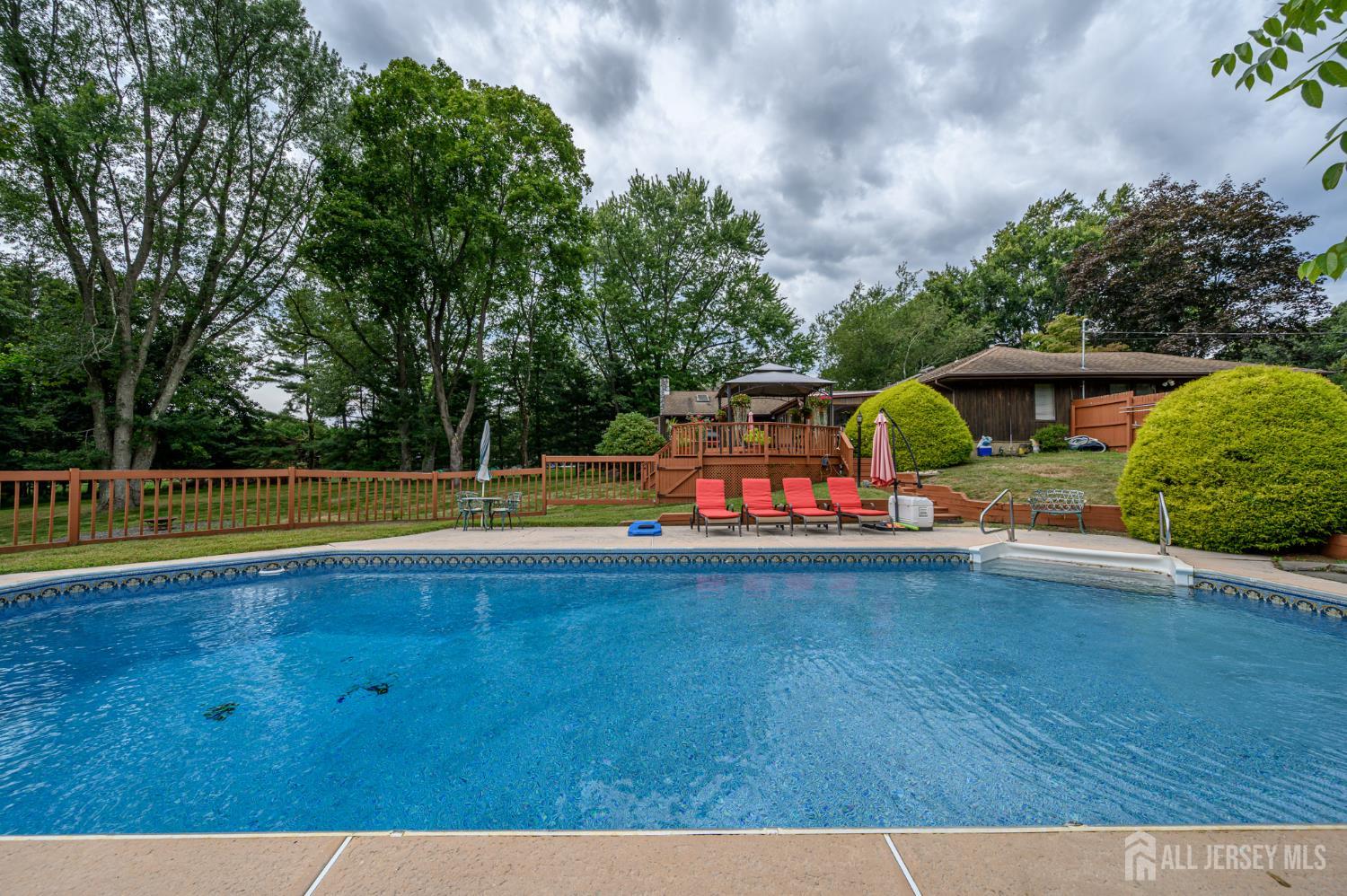 Holmdel, New Jersey, 07733, United States, 4 Bedrooms Bedrooms, ,3 BathroomsBathrooms,Residential,Active,1962178