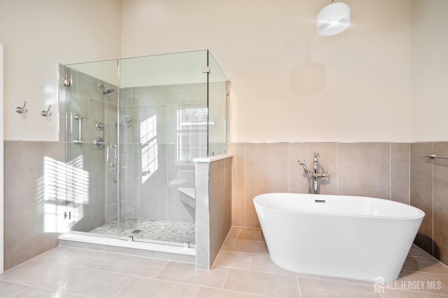 East Brunswick, New Jersey, 08816, United States, 6 Bedrooms Bedrooms, ,7 BathroomsBathrooms,Residential,Active,2007112