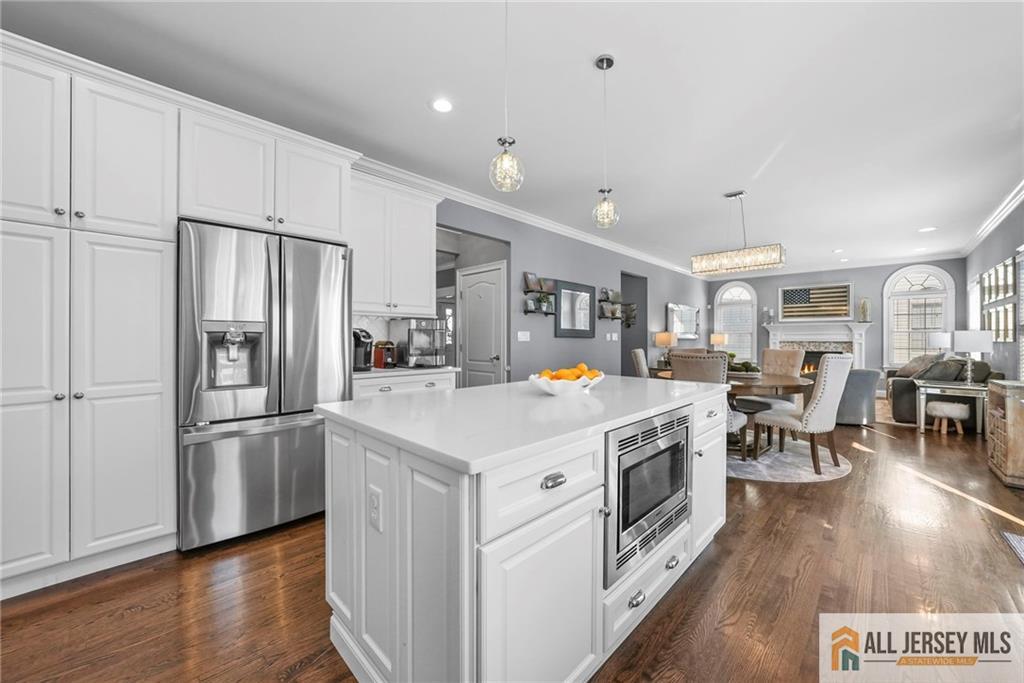 Colonia, New Jersey, 07067, United States, 5 Bedrooms Bedrooms, ,5 BathroomsBathrooms,Residential,Active,2006831