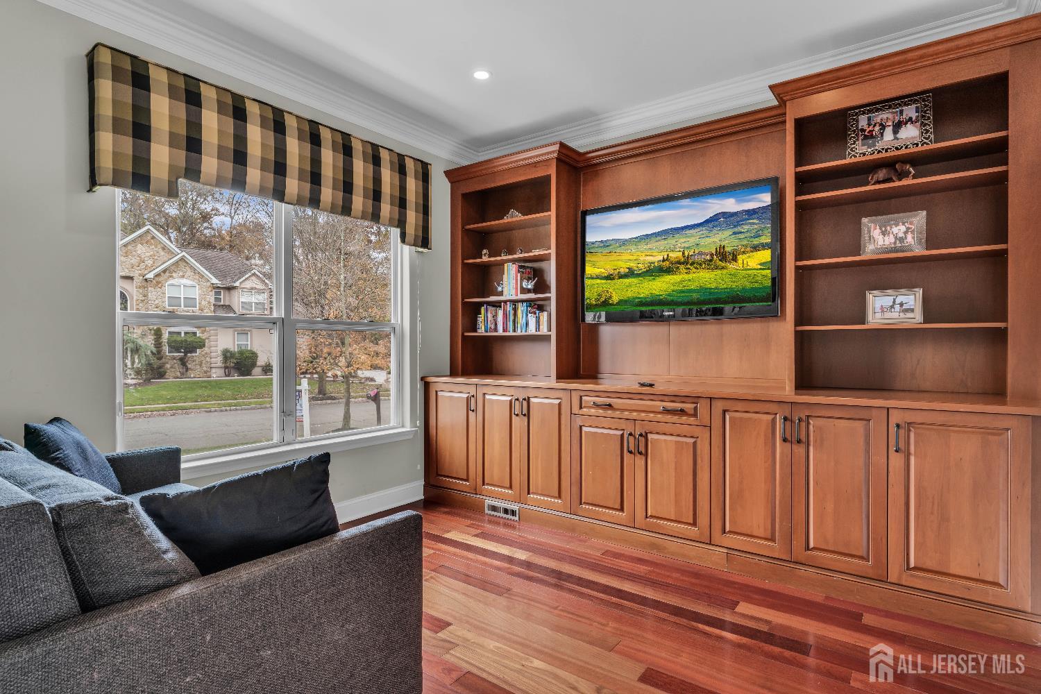 Old Bridge, New Jersey, 08857, United States, 5 Bedrooms Bedrooms, ,4 BathroomsBathrooms,Residential,Contingent,1992313